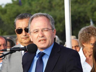 Στο Κιάτο ξήλωσαν τις ταμπέλες από το γρ...