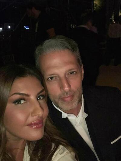 Η Έλενα Παπαρίζου με τον σύζυγό της 