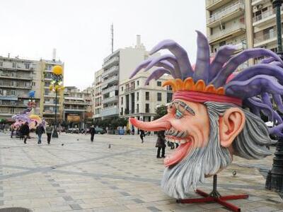 Πυρετώδεις προετοιμασίες για ημέρα έναρξ...