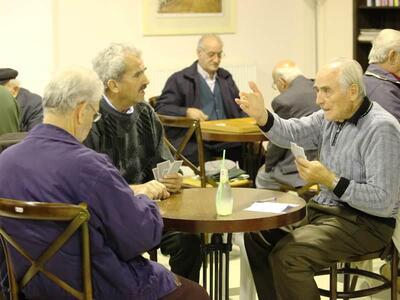 Μη τους αφήνετε μόνους! Ηλικιωμένοι με ά...