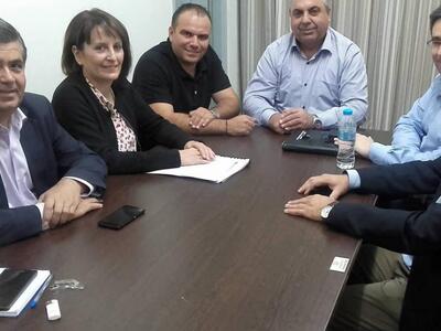 Στο πλευρό της Περιφέρειας και τα συνδικ...