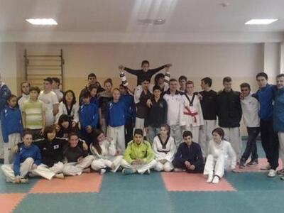 Τάε κβον ντο: Οι αθλητές της Αστραπής στ...