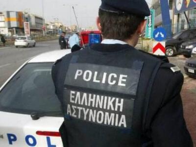 Αστυνομικός ζητούσε χρήματα για να "...