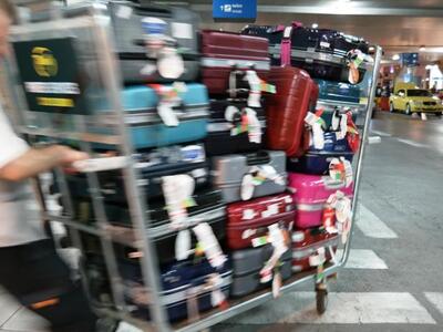 Υπάλληλος του αεροδρομίου της Θεσσαλονίκ...