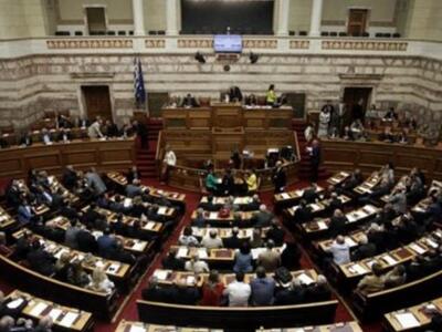 Η συζήτηση για το πολυνομοσχέδιο στη Βου...