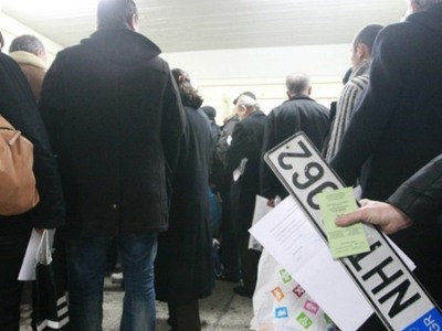 Επιστροφή πινακίδων και αδειών οδήγησης-...