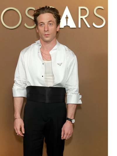 Τζέρεμι Αλεν Γουάιτ με Louis Vuitton