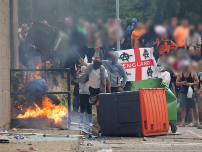 Βρετανία: Σε συναγερμό για νέες ταραχές ...