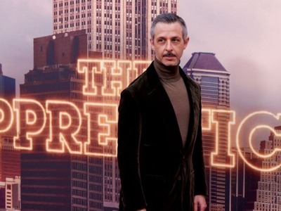 Ο Τζέρεμι Στρονγκ θα αντικαταστήσει τον ...