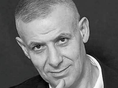 Πάτρα: Ο Δημοσθένης Δαββέτας στο βιβλιoπ...