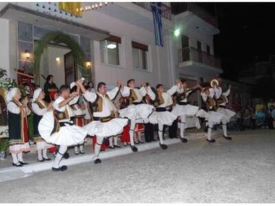 Τα χορευτικά του Παγκαλαβρυτινού στο Άσυ...