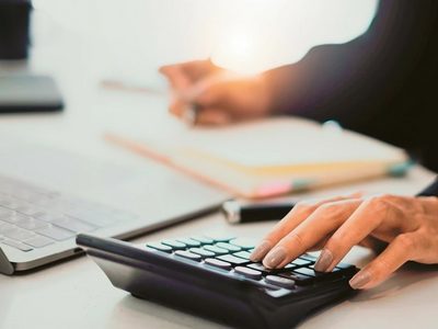 Κατασχέσεις και «λουκέτα» από την εφορία...