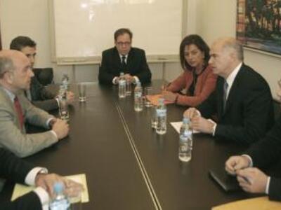 "Πράσινο" φως από Αλμούνια