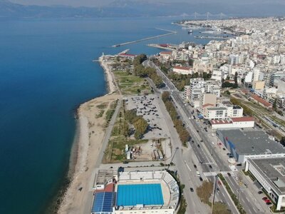 Ο ΝΟΠ 90 χρόνια μαθαίνει την Πάτρα να κολυμπάει