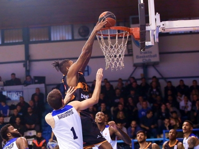 Ποδαρικό με τη Λάρισα (17:45) για το νικ...