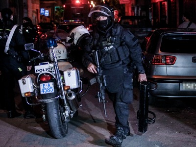 Ομηρία στο κέντρο της Αθήνας -Σήμερα στο...