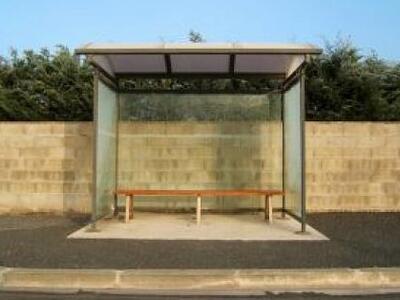 Αχαϊα: "Ξήλωσαν" στάση λεωφορε...