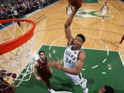 ΝΒΑ: Υπόκλιση από τον «Βασιλιά» στον Αντ...