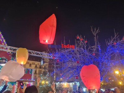 Γέμισε φαναράκια ο ουρανός της Θεσσαλονί...