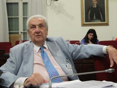 Κοντομηνάς: Εγώ τους στήριξα κι αυτοί θέ...