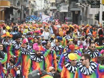 Πατρινό Καρναβάλι 2025: 15 χημικές τουαλ...