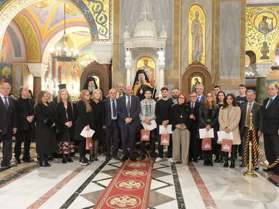 Τιμή και αριστεία στο Ναό του Αποστόλου ...