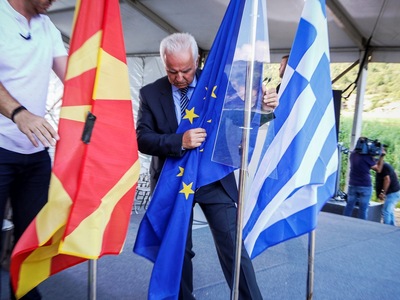 Τρεις Πατρινοί πανεπιστημιακοί απαντούν ...