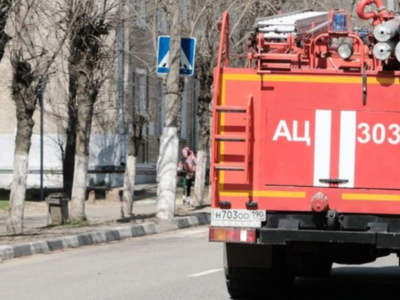 Ρωσία: Έκρηξη σωλήνα ύδρευσης σε εμπορικ...