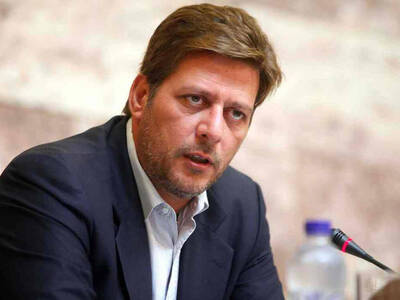 Στο Παρίσι αύριο και την Τετάρτη ο Μ. Βαρβιτσιώτης