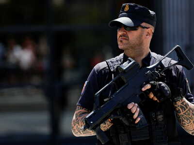 Ισπανία: Προσλήψεις αστυνομικών στο αερο...