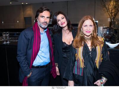  TO ΖΕΥΓΟΣ ΚΑΡΒΟΥΝΗ ΜΕ ΤΗΝ ΔΩΡΟΘΕΑ ΜΕΡΚΟΥΡΗ