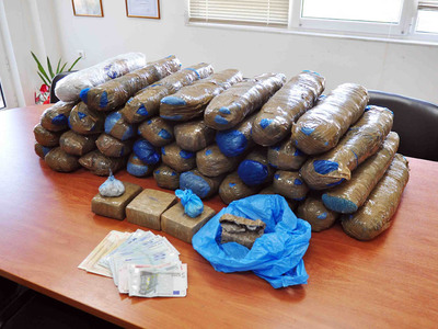 Ηγουμενίτσα: Μετέφερε με το αυτοκινητό τ...