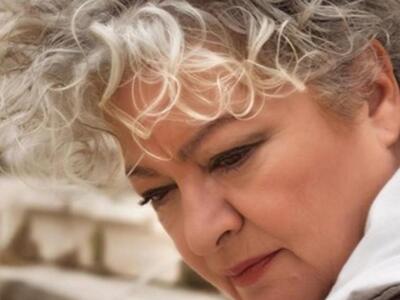 Η Τάνια Τσανακλίδου αναβάλλει τις εμφανί...