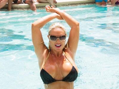 Τα στήθη της Coco ξαναχτυπούν στο Λας Βέγκας...! 