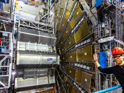 Και πάλι σε λειτουργία ο Μέγας Επιταχυντ...