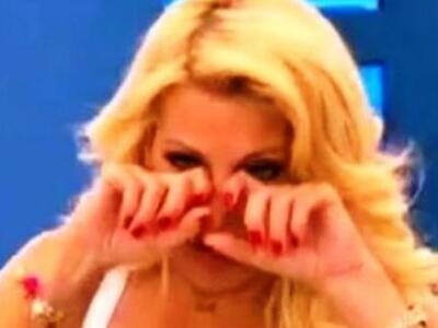 Ξέσπασε σε κλάματα η Mενεγάκη – Δείτε το βίντεο 