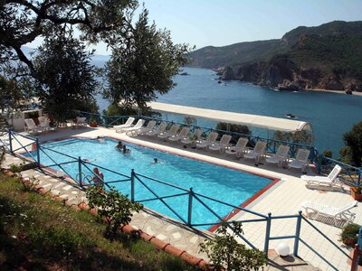 "Πωλητήριο" βάζουν επτά ξενοδο...