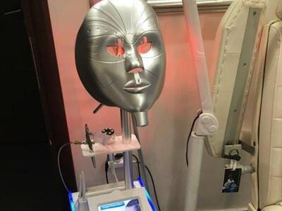 Γνωστός δερματολόγος φέρνει το "μυσ...