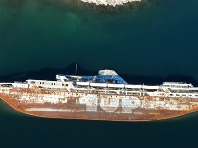  Το ναυάγιο του Mediterranean Sky στην Ε...