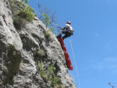 Ναυπακτία: Έπεσε σε χαράδρα βάθους 60 μέ...