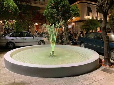 Πάτρα: "Χρώμα" στα σιντριβάνια...