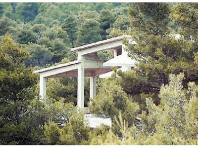 Στο Ε9 φέτος αυθαίρετα και ημιυπαίθριοι