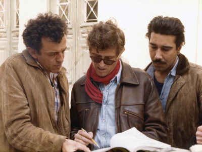 Στη φωτ. από το flix.gr ο Γιώργος Πανουσ...