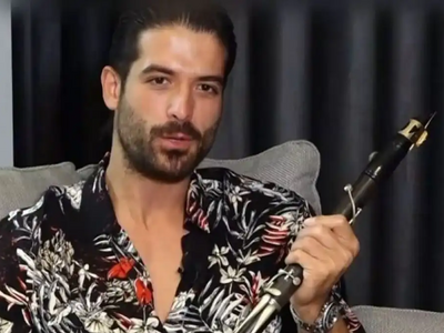 Άρης Μουγκοπέτρος: «Την κροτίδα την κράτ...