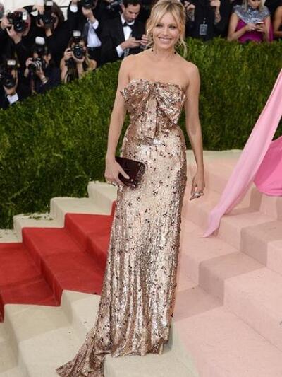 Zωντανή κούκλα με Gucci η Σιένα Μίλερ