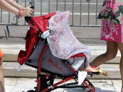 Συγκίνηση από την ανακάλυψη μωρού μέσα σ...