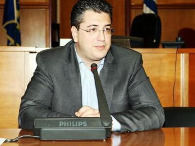 Ο Απ. Τζιτζικώστας θα διεκδικήσει τη θέσ...