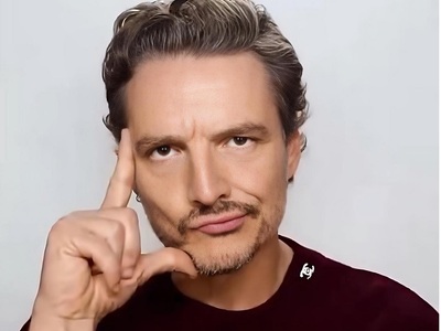 Πέδρο Πασκάλ: : Εγραψε «Je t’aime, Matth...