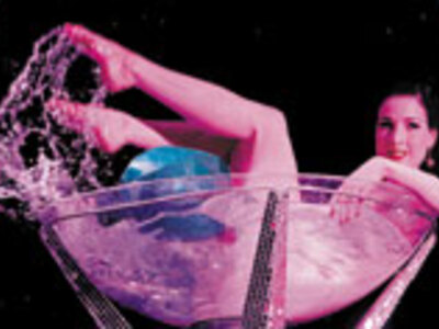 Η εκκρηκτική Ντίτα Φον Τιζ στην Ελλάδα