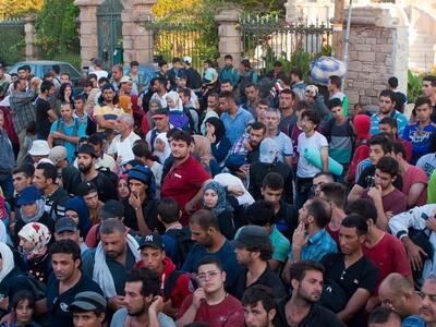 "Έκρηξη" στη Μυτιλήνη - Μάχη γ...
